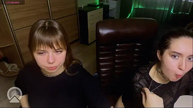 Snapshot of xxx_sandra_ chatting on 10/10/25, 12:59 xxx sandra online show from 10/10/25, 12:59