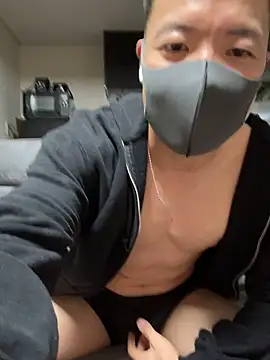 Snapshot of _K_K chatting on 10/24/25, 12:23 K K online show from 10/24/25, 12:23