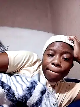 sexyhotchic93 online show from 10/16/25, 08:15