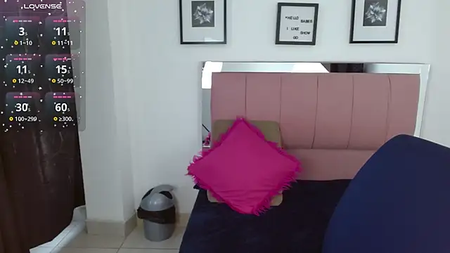 Lele F w online show from 10/04/25, 07:45