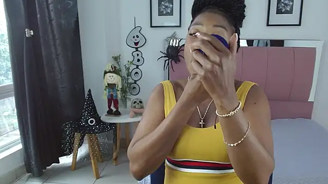 Lele F w online show from 10/08/25, 06:49