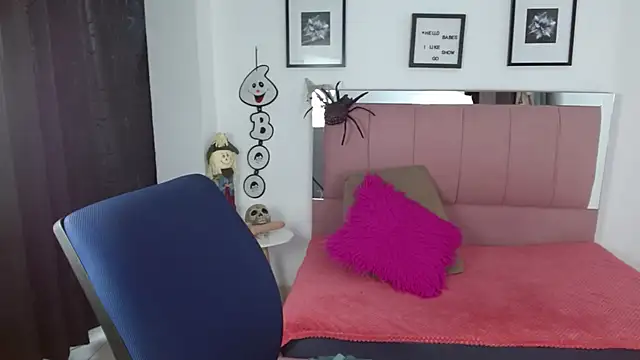 Lele F w online show from 10/13/25, 06:41