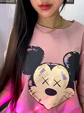 Snapshot of Sexlove_bb chatting on 10/11/25, 05:17 Sexlove bb online show from 10/11/25, 05:17