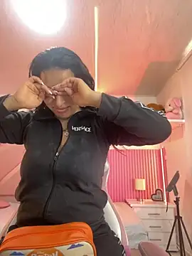 Mia garcia28 online show from 11/17/25, 12:55