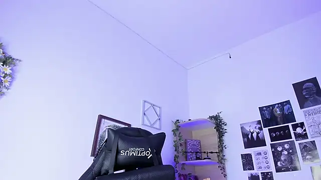 Lana Herondale online show from 10/11/25, 09:02