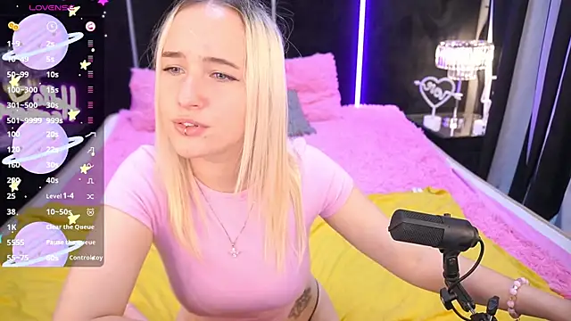 LilElfie online show from 09/16/25, 01:12