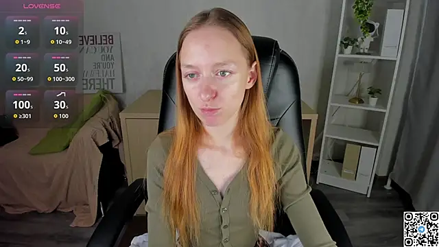 Mia E1fie online show from 11/02/25, 10:06