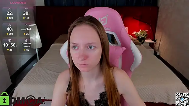 Mia E1fie online show from 11/19/25, 01:05