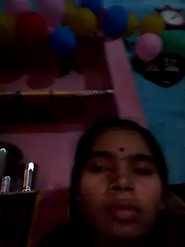 Snapshot of Punam_sony chatting on 11/24/25, 10:15 Punam sony online show from 11/24/25, 10:15