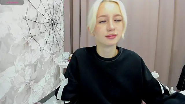 cute luucy online show from 11/04/25, 02:54