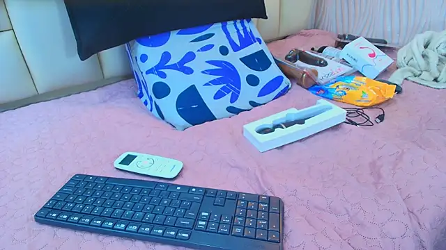 sweet amye online show from 10/11/25, 07:12