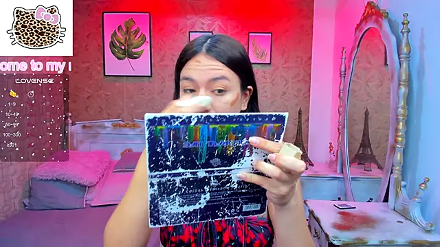 Snapshot of Dali_collin chatting on 10/19/25, 01:45 Dali collin online show from 10/19/25, 01:45