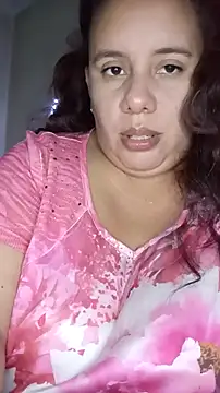 Snapshot of luzdanna chatting on 10/01/25, 03:12 luzdanna online show from 10/01/25, 03:12