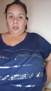 Snapshot of luzdanna chatting on 10/26/25, 06:03 luzdanna online show from 10/26/25, 06:03