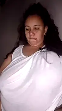 Snapshot of luzdanna chatting on 10/29/25, 09:22 luzdanna online show from 10/29/25, 09:22