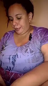 Snapshot of luzdanna chatting on 10/31/25, 03:13 luzdanna online show from 10/31/25, 03:13