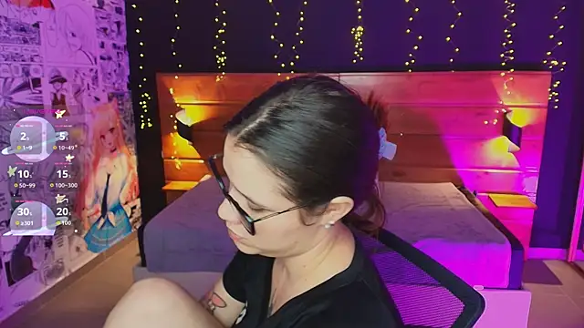 hanna kimura online show from 10/30/25, 07:58