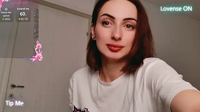 Snapshot of AuraPure chatting on 09/18/25, 09:39 AuraPure online show from 09/18/25, 09:39