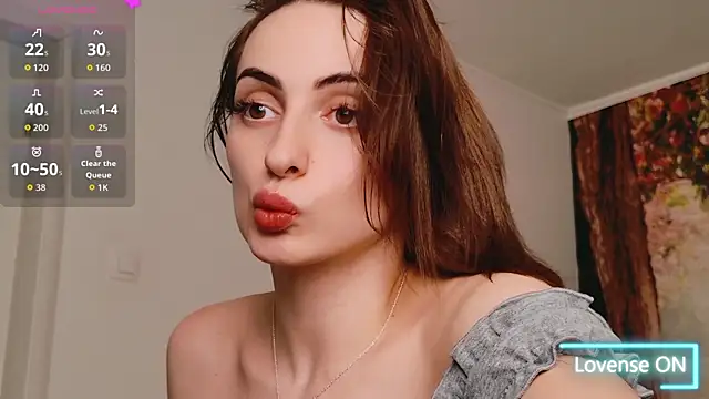 Snapshot of AuraPure chatting on 09/23/25, 08:45 AuraPure online show from 09/23/25, 08:45