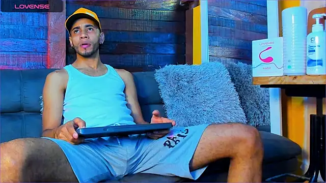 Alex bigcock11  online show from 10/03/25, 06:49