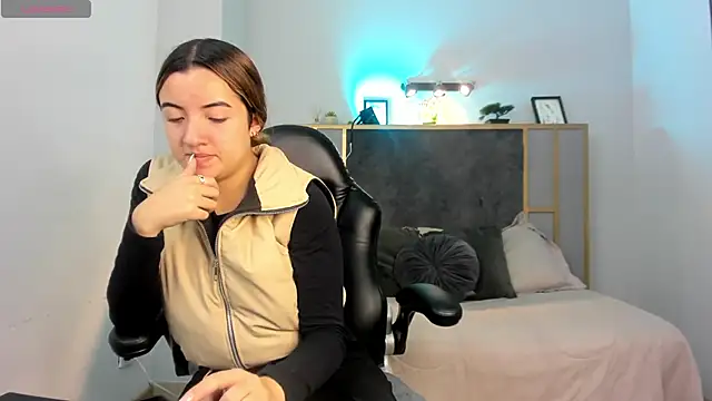 Vela jade online show from 11/21/25, 01:32