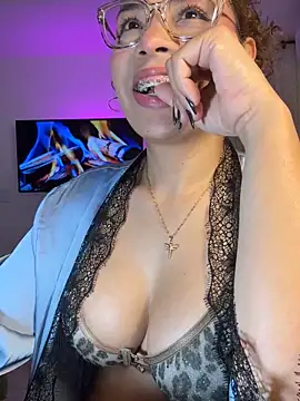 megansan  online show from 10/10/25, 12:48