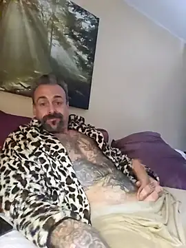 Snapshot of sethdarby chatting on 11/10/25, 06:18 sethdarby online show from 11/10/25, 06:18