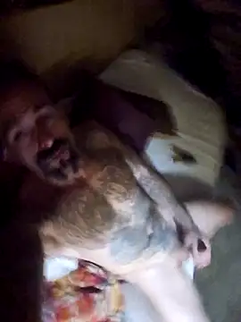 Snapshot of sethdarby chatting on 11/12/25, 04:02 sethdarby online show from 11/12/25, 04:02