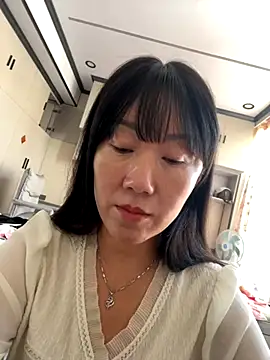 Snapshot of xiaomei-11 chatting on 10/07/25, 03:25 xiaomei-11 online show from 10/07/25, 03:25