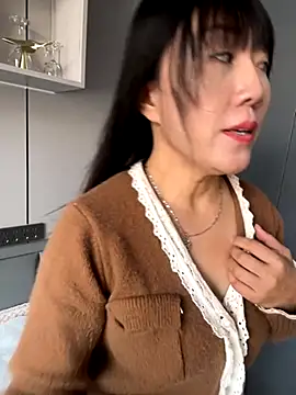 Snapshot of xiaomei-11 chatting on 10/10/25, 03:27 xiaomei-11 online show from 10/10/25, 03:27