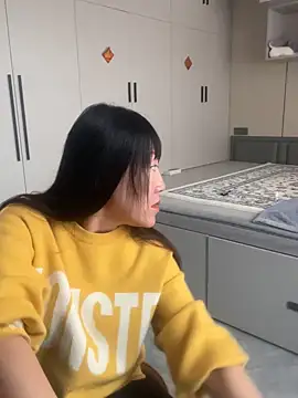 Snapshot of xiaomei-11 chatting on 10/15/25, 02:33 xiaomei-11 online show from 10/15/25, 02:33