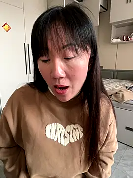 Snapshot of xiaomei-11 chatting on 10/24/25, 08:22 xiaomei-11 online show from 10/24/25, 08:22