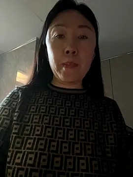 Snapshot of xiaomei-11 chatting on 10/30/25, 08:16 xiaomei-11 online show from 10/30/25, 08:16