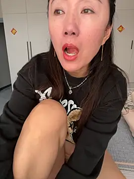 Snapshot of xiaomei-11 chatting on 11/05/25, 01:38 xiaomei-11 online show from 11/05/25, 01:38