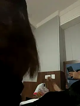 Snapshot of xiaomei-11 chatting on 11/07/25, 12:16 xiaomei-11 online show from 11/07/25, 12:16