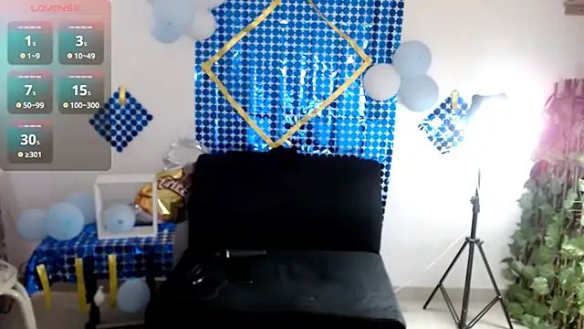 Snapshot of ruth_blue21 chatting on 10/05/25, 04:27 ruth blue21 online show from 10/05/25, 04:27