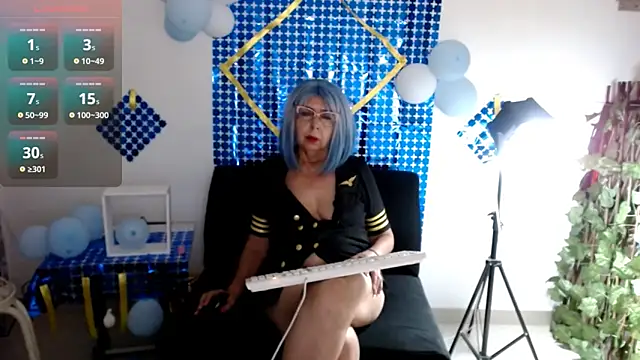 Snapshot of ruth_blue21 chatting on 10/07/25, 04:09 ruth blue21 online show from 10/07/25, 04:09