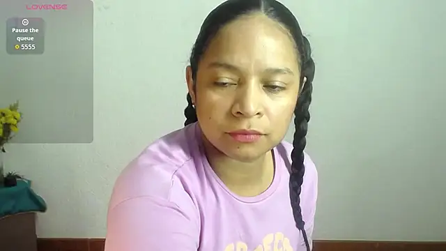 Sara cute92 online show from 10/04/25, 07:17