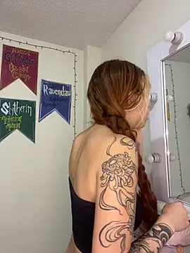 Snapshot of Sallem_Pink chatting on 09/19/25, 11:44 Sallem Pink online show from 09/19/25, 11:44