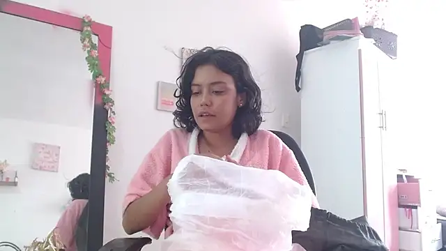 Snapshot of TamaraMera chatting on 10/31/25, 02:29 TamaraMera online show from 10/31/25, 02:29