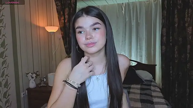 Snapshot of HollisHearl chatting on 09/10/25, 09:09 HollisHearl online show from 09/10/25, 09:09