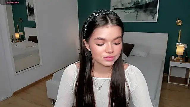 Snapshot of HollisHearl chatting on 09/17/25, 07:10 HollisHearl online show from 09/17/25, 07:10