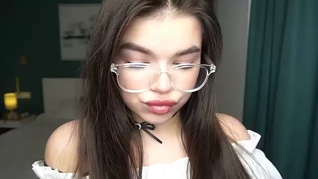 Snapshot of HollisHearl chatting on 09/25/25, 07:12 HollisHearl online show from 09/25/25, 07:12