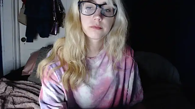 Snapshot of RubySmoke chatting on 09/14/25, 09:08 RubySmoke online show from 09/14/25, 09:08
