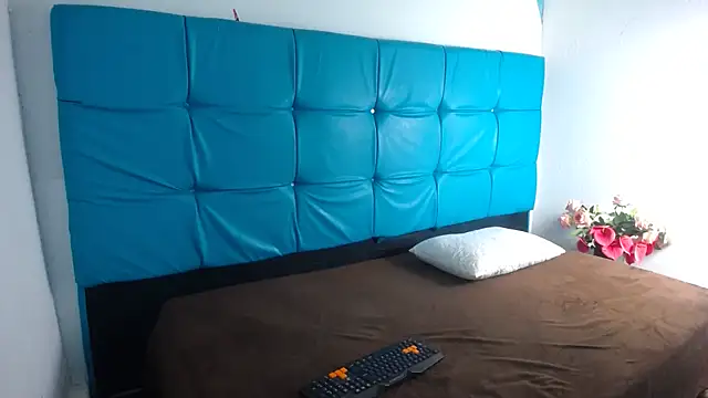 Bunny Petit online show from 10/28/25, 10:19