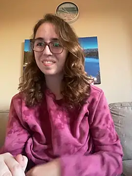 Snapshot of sweetsocalgirl chatting on 10/16/25, 01:28 sweetsocalgirl online show from 10/16/25, 01:28