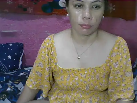 Snapshot of violen786 chatting on 10/20/25, 12:05 violen786 online show from 10/20/25, 12:05