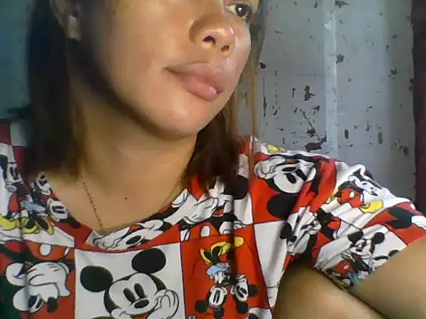 Snapshot of violen786 chatting on 11/16/25, 07:47 violen786 online show from 11/16/25, 07:47