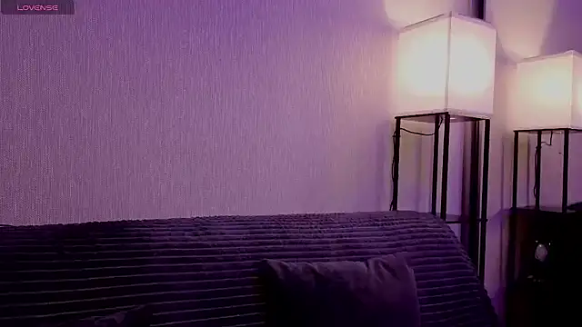 Snapshot of kara_liffe chatting on 12/02/25, 01:11 kara liffe online show from 12/02/25, 01:11