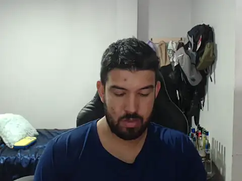 Axel11113 online show from 10/11/25, 04:44